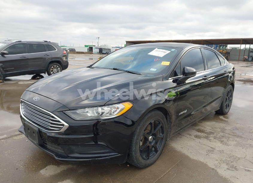 Photo 2 of 2017 Ford Fusion HYBRID SE (VIN 3FA6P0LU3HR233781)