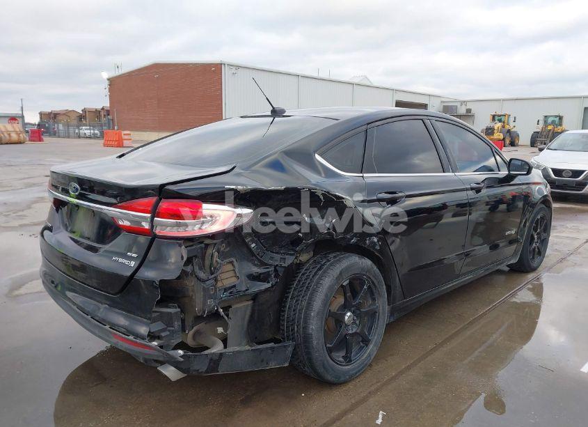 Photo 4 of 2017 Ford Fusion HYBRID SE (VIN 3FA6P0LU3HR233781)