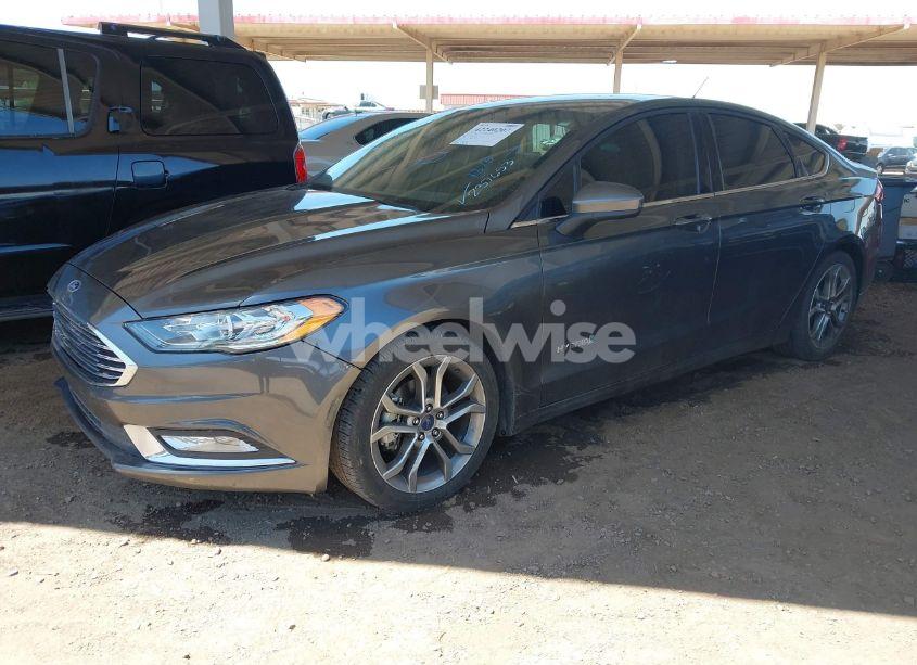 Photo 2 of 2017 Ford Fusion HYBRID SE (VIN 3FA6P0LU3HR237653)