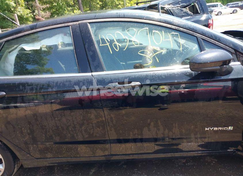 Photo 13 of 2017 Ford Fusion HYBRID SE (VIN 3FA6P0LU3HR323903)