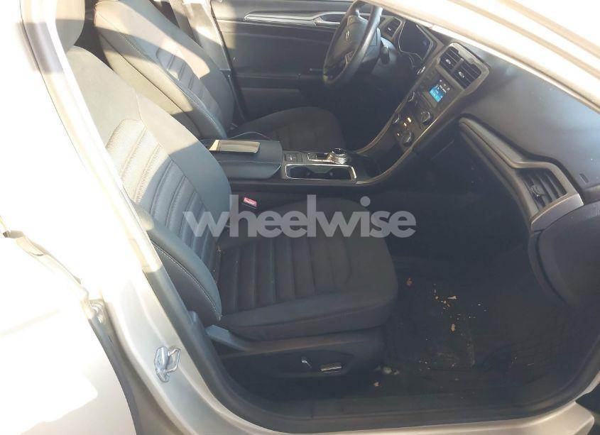 Photo 5 of 2017 Ford Fusion HYBRID SE (VIN 3FA6P0LU3HR384667)