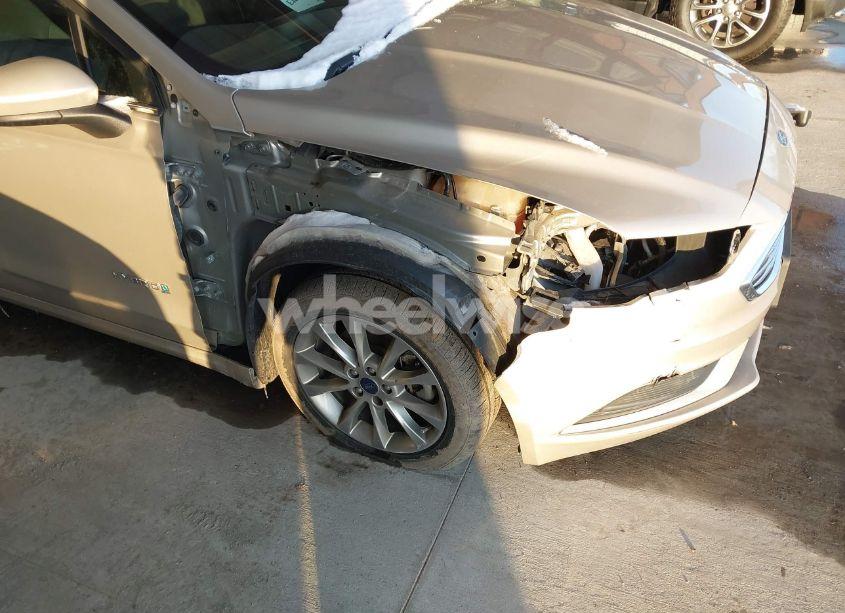 Photo 6 of 2017 Ford Fusion HYBRID SE (VIN 3FA6P0LU3HR384667)