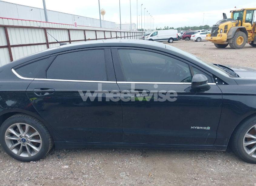 Photo 13 of 2017 Ford Fusion HYBRID SE (VIN 3FA6P0LU3HR416145)