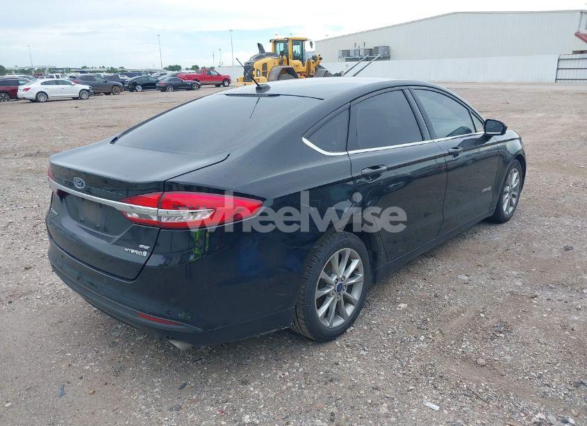 Photo 4 of 2017 Ford Fusion HYBRID SE (VIN 3FA6P0LU3HR416145)