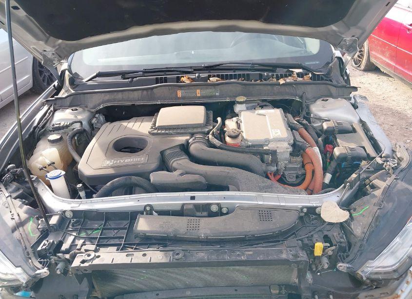 Photo 10 of 2018 Ford Fusion HYBRID SE (VIN 3FA6P0LU3JR206389)