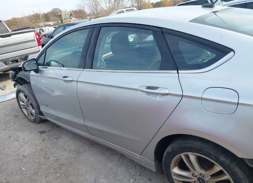Photo 15 of 2018 Ford Fusion HYBRID SE (VIN 3FA6P0LU3JR206389)