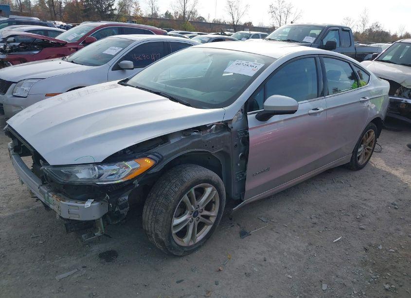 Photo 2 of 2018 Ford Fusion HYBRID SE (VIN 3FA6P0LU3JR206389)