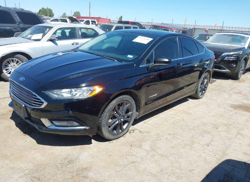 Photo 2 of 2018 Ford Fusion HYBRID SE (VIN 3FA6P0LU3JR219546)