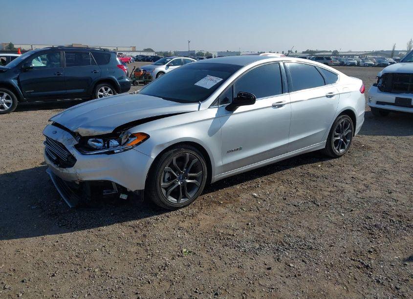 Photo 2 of 2018 Ford Fusion HYBRID SE (VIN 3FA6P0LU3JR219840)