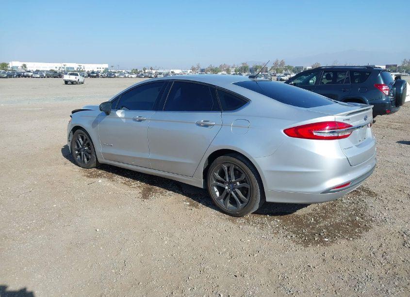 Photo 3 of 2018 Ford Fusion HYBRID SE (VIN 3FA6P0LU3JR219840)