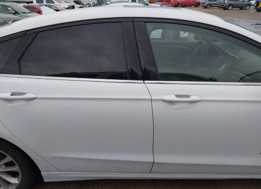 Photo 13 of 2019 Ford Fusion HYBRID SE (VIN 3FA6P0LU3KR141190)