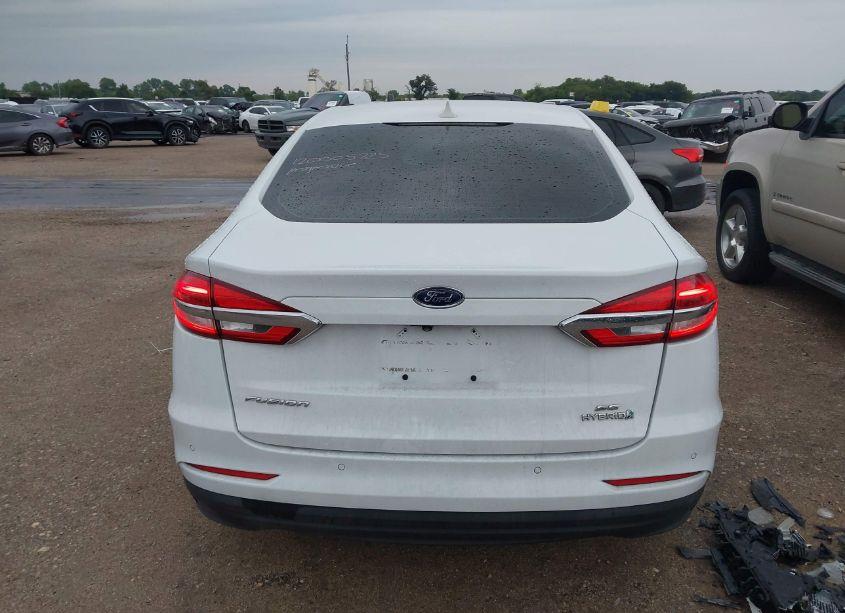Photo 16 of 2019 Ford Fusion HYBRID SE (VIN 3FA6P0LU3KR141190)