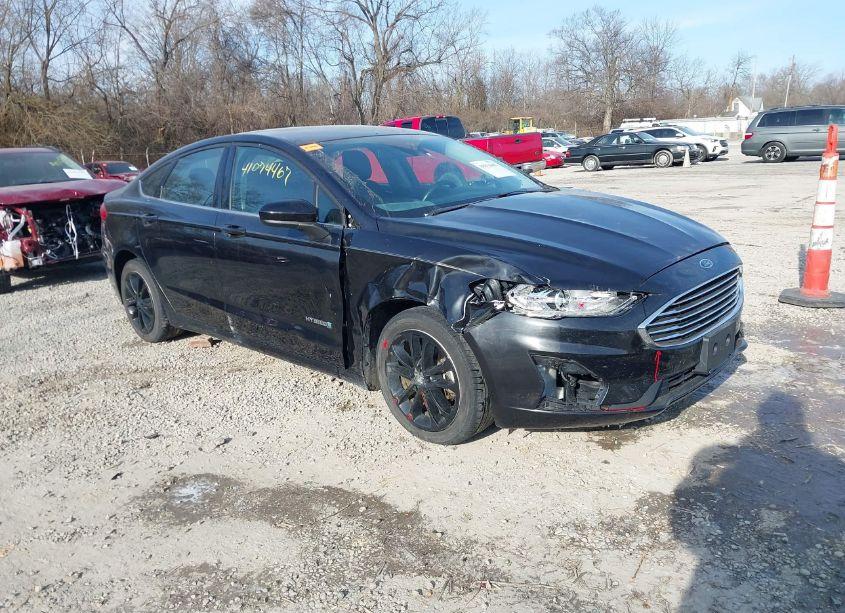2019 Ford Fusion HYBRID SE (VIN 3FA6P0LU3KR147698) main photo