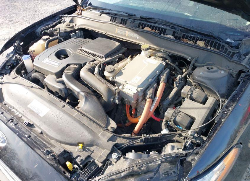 Photo 10 of 2019 Ford Fusion HYBRID SE (VIN 3FA6P0LU3KR147698)