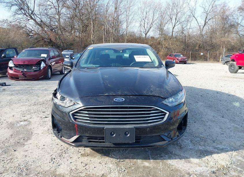 Photo 13 of 2019 Ford Fusion HYBRID SE (VIN 3FA6P0LU3KR147698)