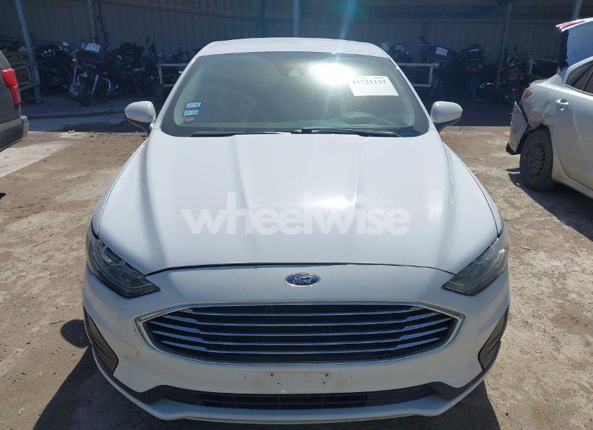 Photo 12 of 2019 Ford Fusion HYBRID SE (VIN 3FA6P0LU3KR206992)