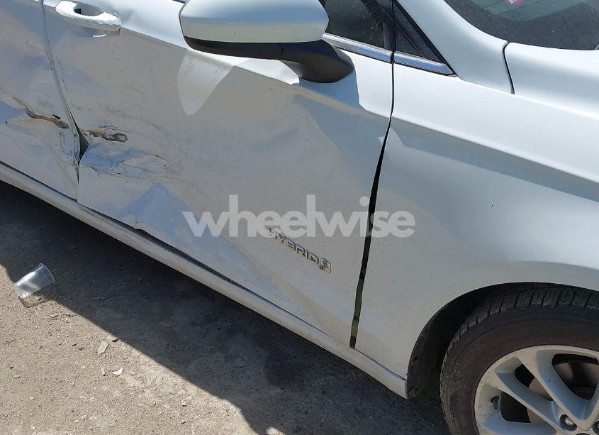 Photo 6 of 2019 Ford Fusion HYBRID SE (VIN 3FA6P0LU3KR206992)