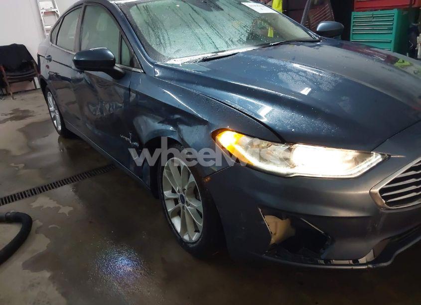 Photo 17 of 2019 Ford Fusion HYBRID SE (VIN 3FA6P0LU3KR214865)
