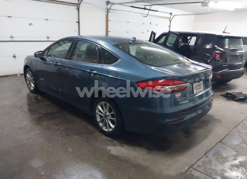 Photo 3 of 2019 Ford Fusion HYBRID SE (VIN 3FA6P0LU3KR214865)