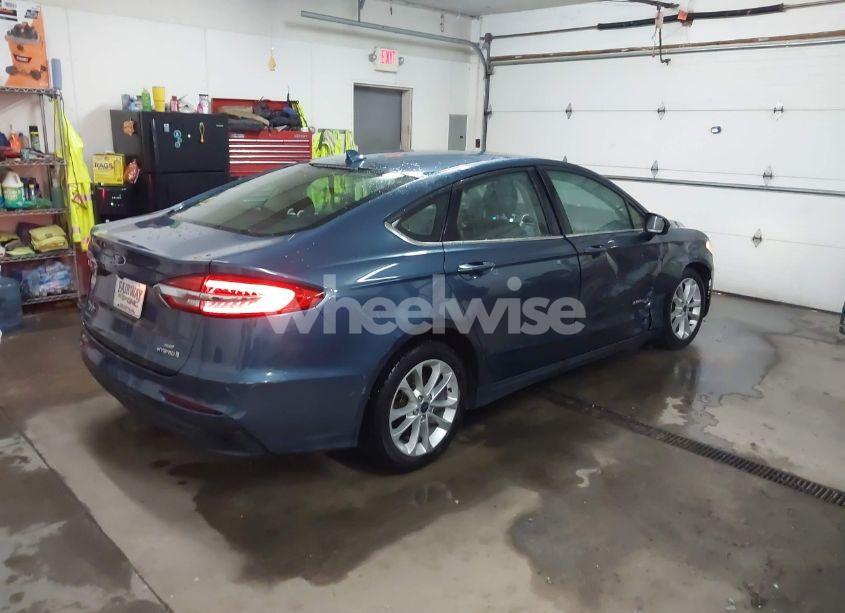 Photo 4 of 2019 Ford Fusion HYBRID SE (VIN 3FA6P0LU3KR214865)