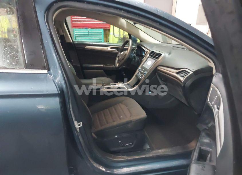 Photo 5 of 2019 Ford Fusion HYBRID SE (VIN 3FA6P0LU3KR214865)