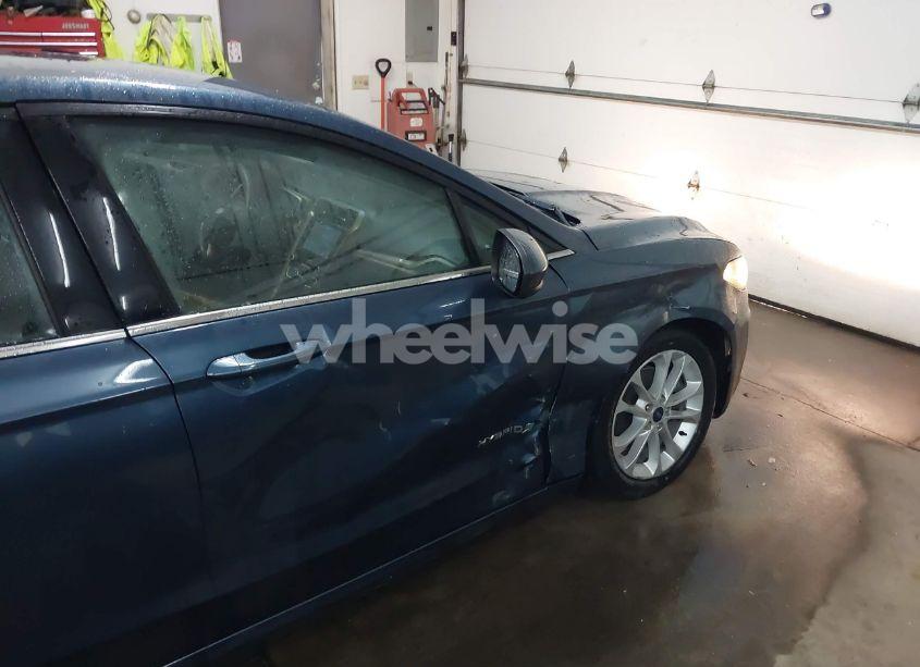Photo 6 of 2019 Ford Fusion HYBRID SE (VIN 3FA6P0LU3KR214865)