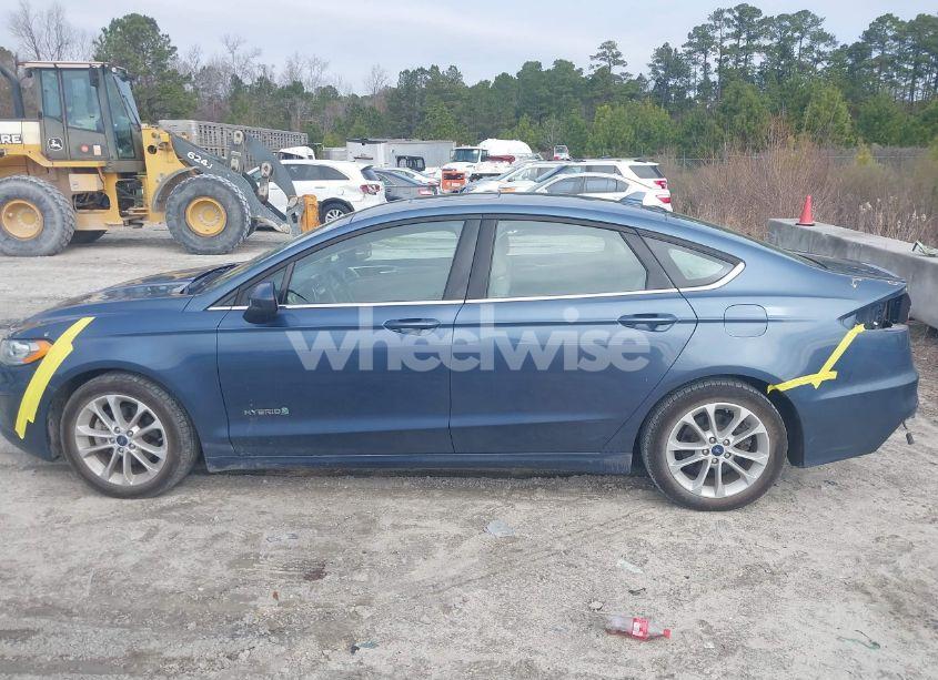 Photo 15 of 2019 Ford Fusion HYBRID SE (VIN 3FA6P0LU3KR243704)