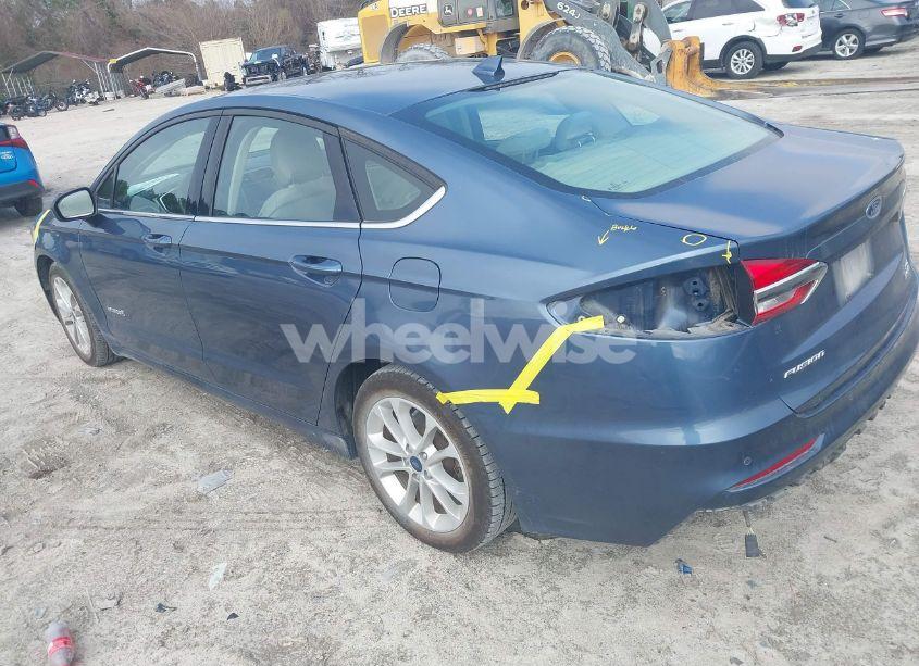 Photo 3 of 2019 Ford Fusion HYBRID SE (VIN 3FA6P0LU3KR243704)