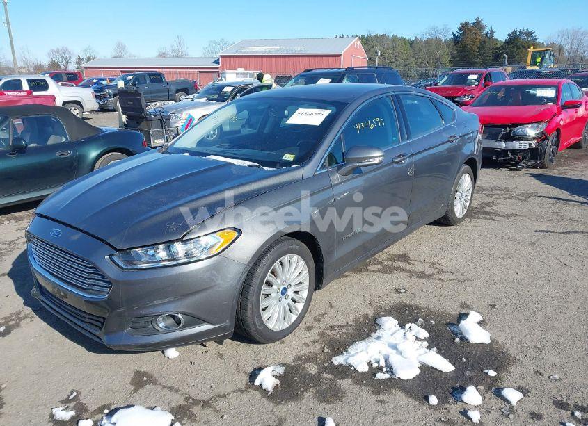 Photo 2 of 2013 Ford Fusion HYBRID SE (VIN 3FA6P0LU4DR178820)
