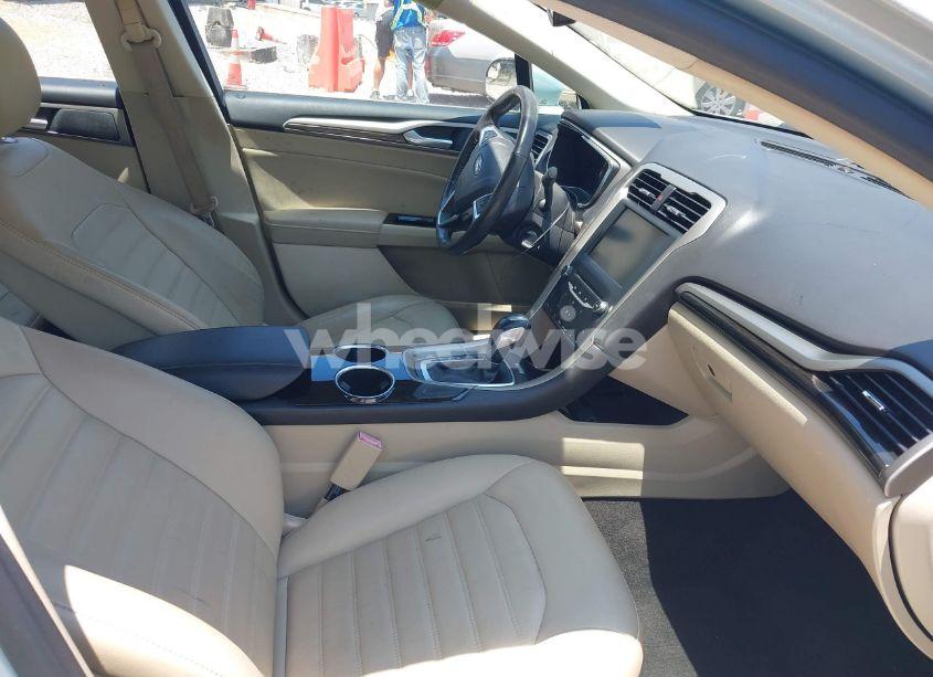 Photo 5 of 2013 Ford Fusion HYBRID SE (VIN 3FA6P0LU4DR259073)