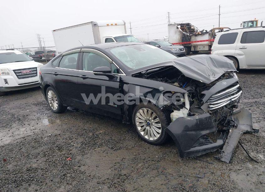 2013 Ford Fusion HYBRID SE (VIN 3FA6P0LU4DR326190) main photo