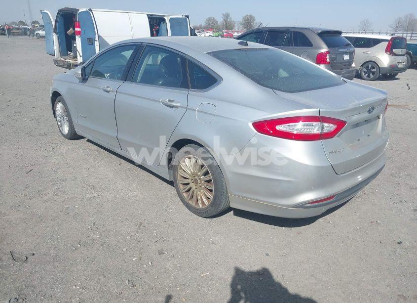 Photo 3 of 2013 Ford Fusion HYBRID SE (VIN 3FA6P0LU4DR361330)