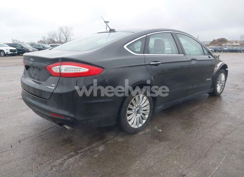 Photo 4 of 2014 Ford Fusion HYBRID SE (VIN 3FA6P0LU4ER192797)