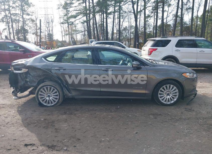 Photo 13 of 2014 Ford Fusion HYBRID SE (VIN 3FA6P0LU4ER223899)