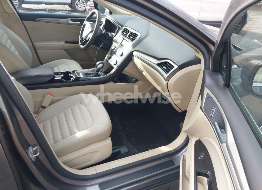 Photo 5 of 2014 Ford Fusion HYBRID SE (VIN 3FA6P0LU4ER223899)