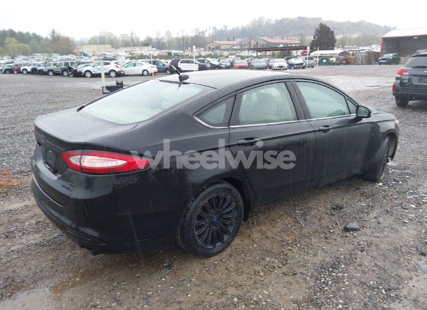Photo 4 of 2015 Ford Fusion HYBRID SE (VIN 3FA6P0LU4FR236282)