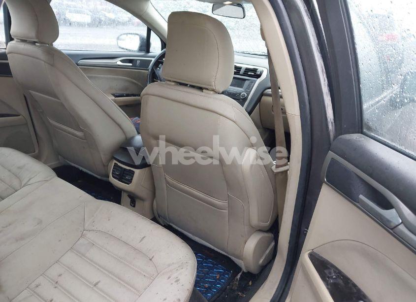 Photo 8 of 2015 Ford Fusion HYBRID SE (VIN 3FA6P0LU4FR236282)