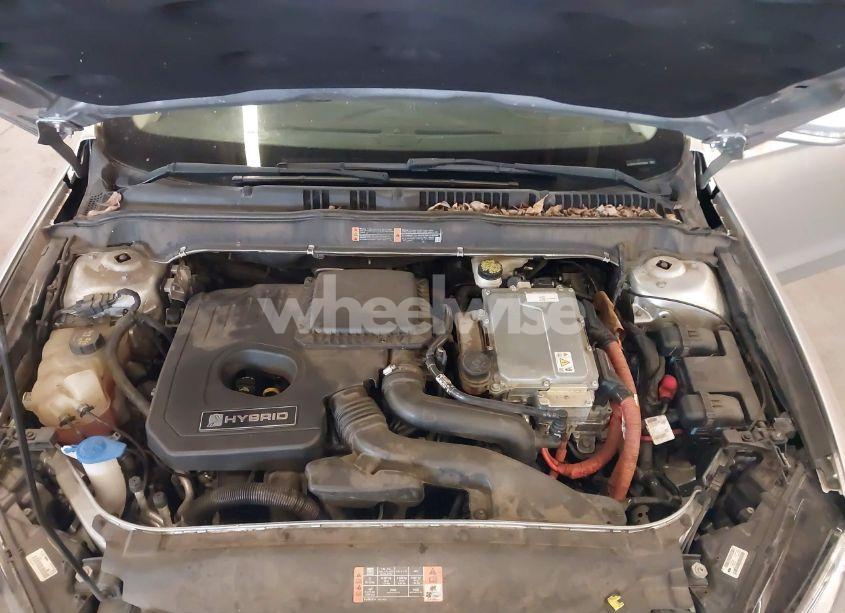 Photo 10 of 2016 Ford Fusion HYBRID SE (VIN 3FA6P0LU4GR203946)