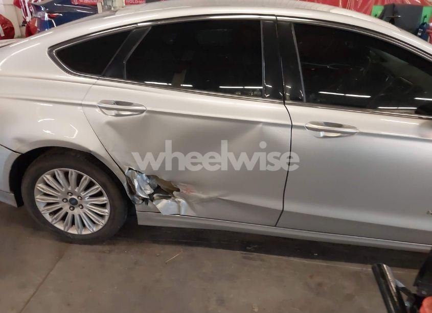 Photo 20 of 2016 Ford Fusion HYBRID SE (VIN 3FA6P0LU4GR203946)