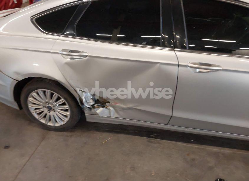 Photo 21 of 2016 Ford Fusion HYBRID SE (VIN 3FA6P0LU4GR203946)