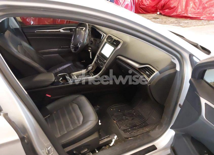 Photo 5 of 2016 Ford Fusion HYBRID SE (VIN 3FA6P0LU4GR203946)