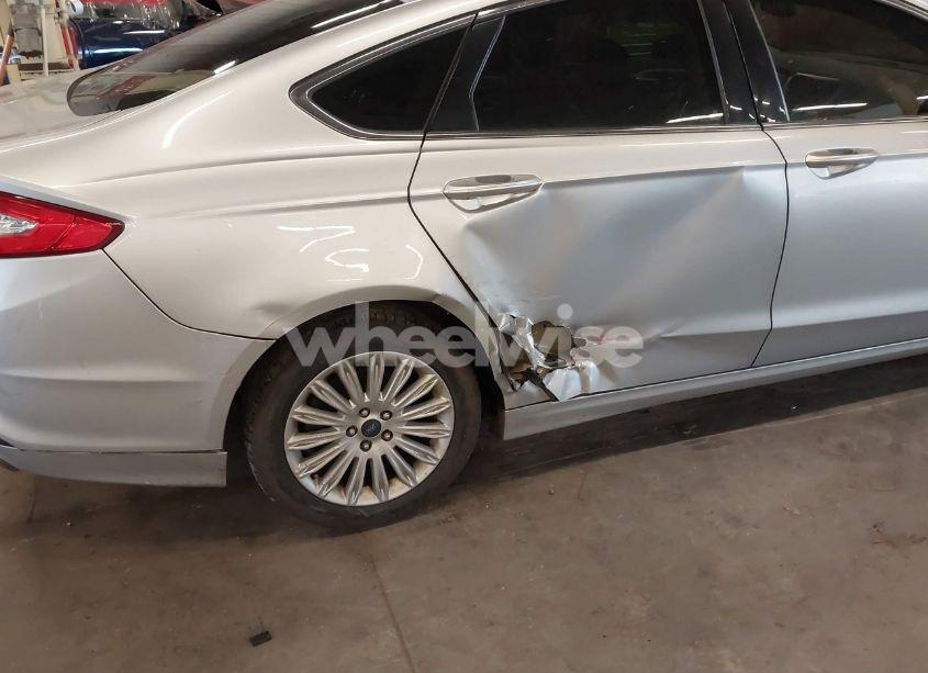 Photo 6 of 2016 Ford Fusion HYBRID SE (VIN 3FA6P0LU4GR203946)