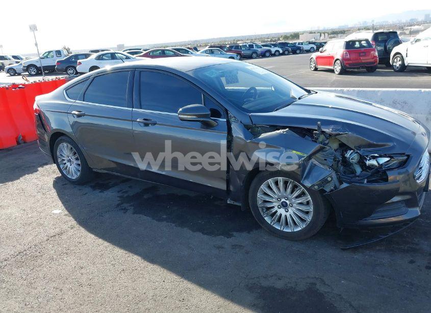Photo 12 of 2016 Ford Fusion HYBRID SE (VIN 3FA6P0LU4GR366189)