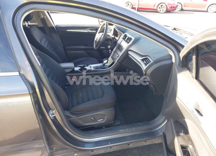 Photo 5 of 2016 Ford Fusion HYBRID SE (VIN 3FA6P0LU4GR366189)