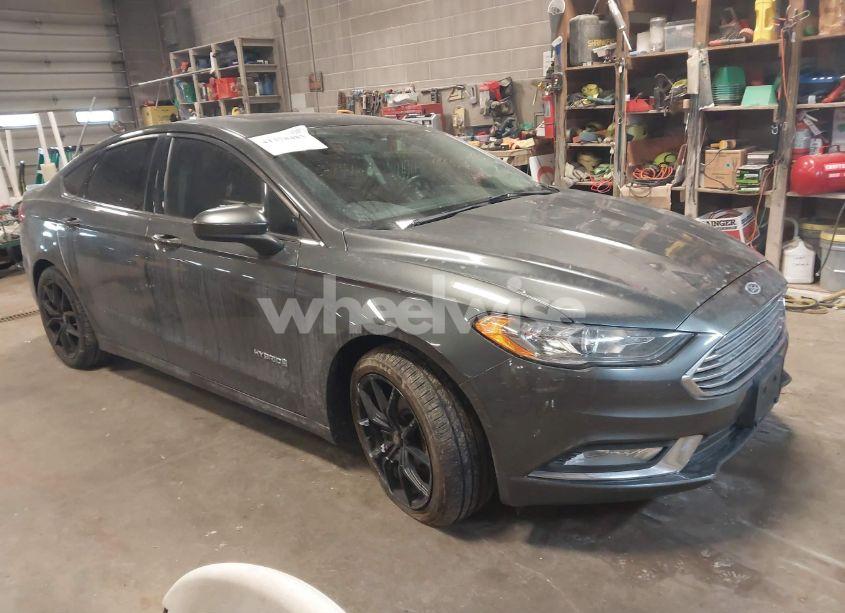 2017 Ford Fusion HYBRID SE (VIN 3FA6P0LU4HR235023) main photo