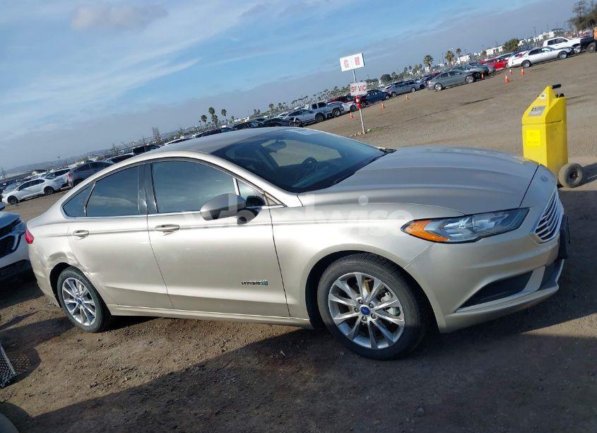 Photo 13 of 2017 Ford Fusion HYBRID SE (VIN 3FA6P0LU4HR285193)