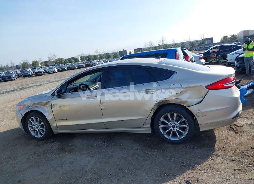 Photo 14 of 2017 Ford Fusion HYBRID SE (VIN 3FA6P0LU4HR285193)