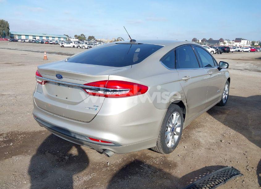 Photo 4 of 2017 Ford Fusion HYBRID SE (VIN 3FA6P0LU4HR285193)