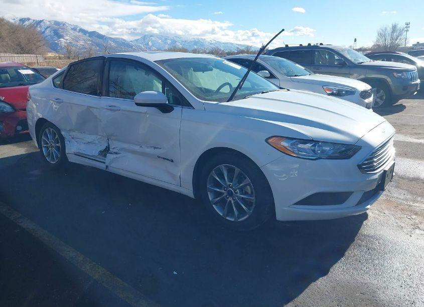 2017 Ford Fusion HYBRID SE (VIN 3FA6P0LU4HR324834) main photo