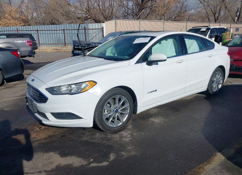 Photo 2 of 2017 Ford Fusion HYBRID SE (VIN 3FA6P0LU4HR324834)